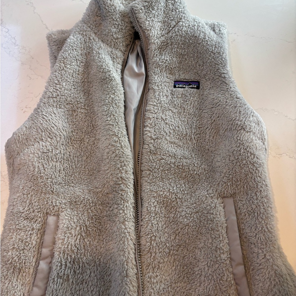 Patagonia Sherpa Fleece Vest in Light Gray